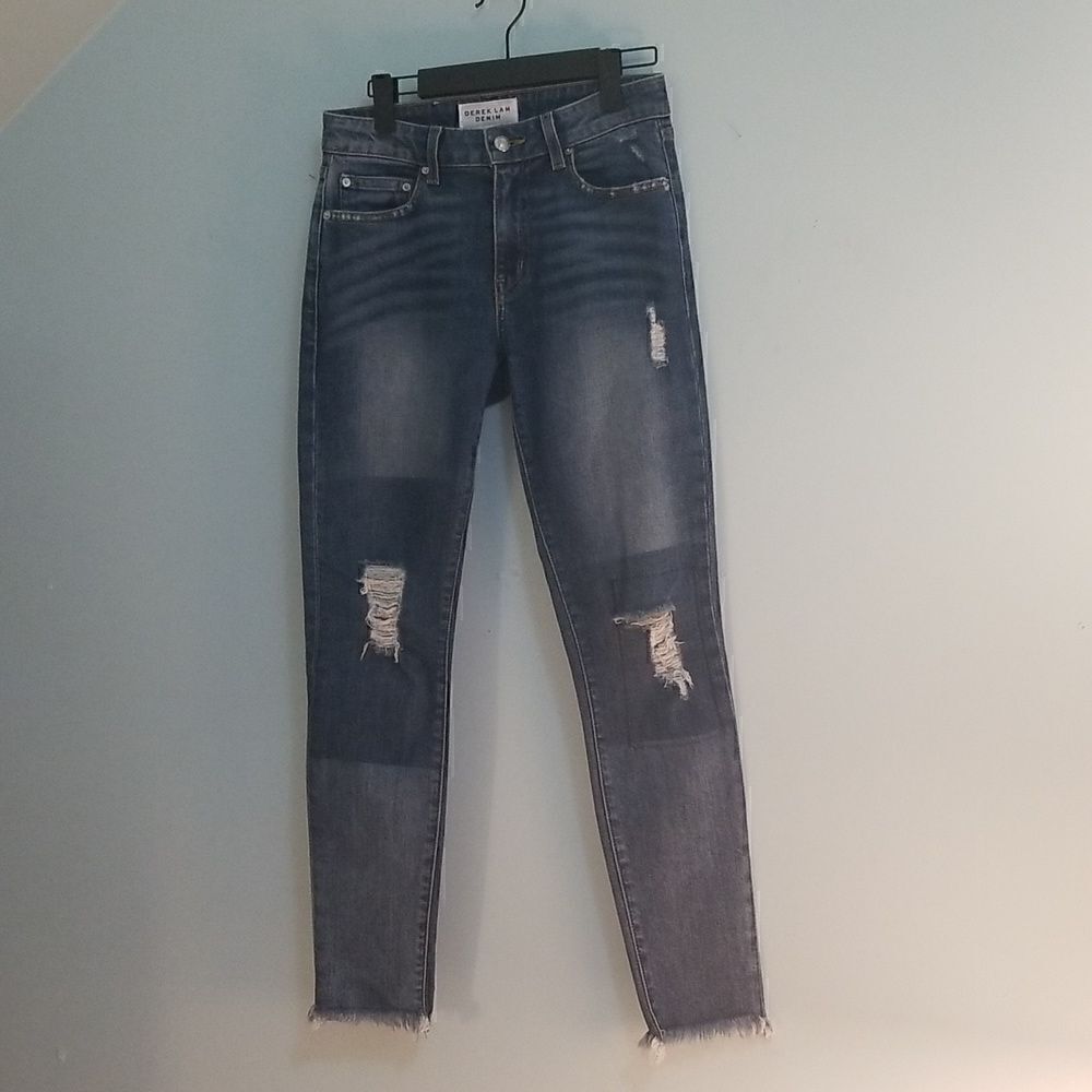 Derek Lam distressed, mid rise ankle length jeans size 26.